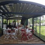 cerramiento-terraza-hotel-con-cortina-de-cristal-plegable