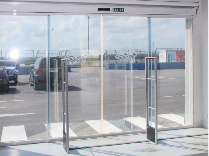 Puertas automáticas de cristal en Sevilla